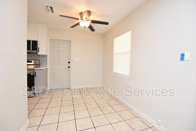 Building Photo - 118 Flamingo Dr