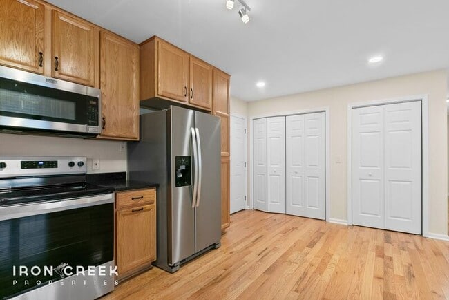 Building Photo - 9 Dundee St