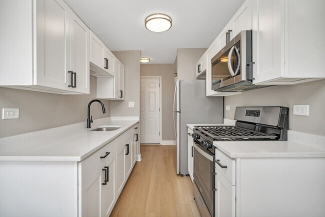 Building Photo - 18 N Parkside Ave