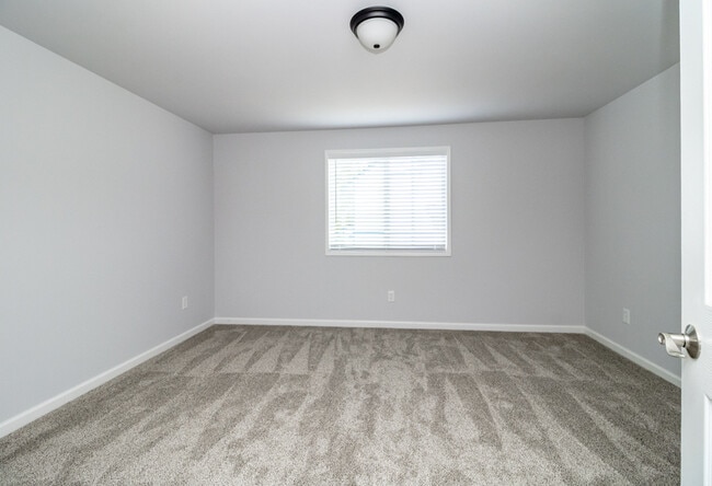 Building Photo - 5823 186th Ave Ct E