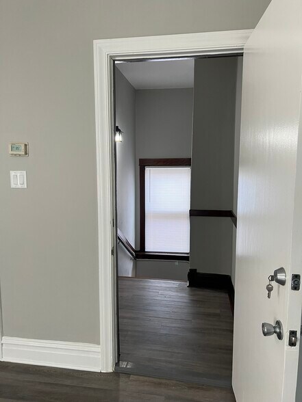 Building Photo - 4718 N Laramie Ave