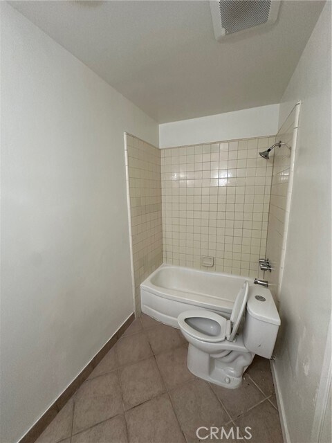 Building Photo - 2138 E Almont Ave