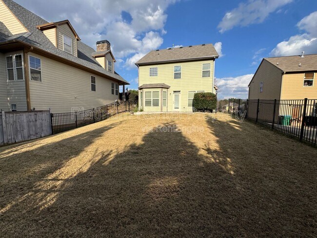 Building Photo - 211 Creek Side Pass