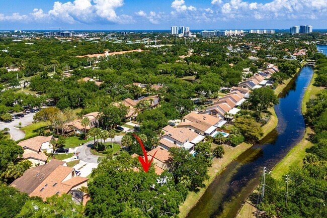 Building Photo - 1048 Raintree Dr