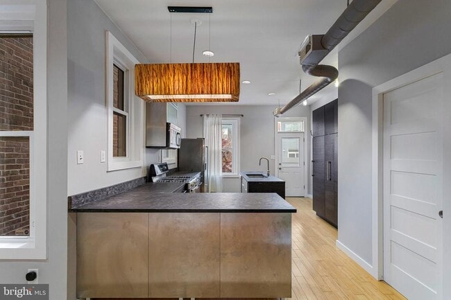 Building Photo - 1311 East Capitol St SE