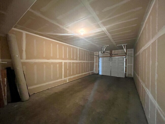 Building Photo - 3758 Ponderosa Ct