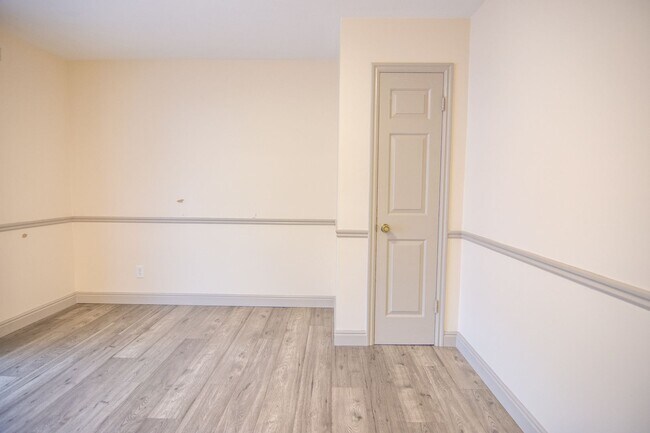 Building Photo - Really Nice 4 bedroom 3 Bath Home on Spacious Lot!