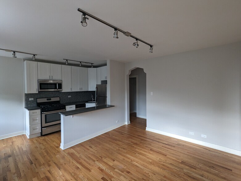 Building Photo - 2430 N Kedzie Blvd