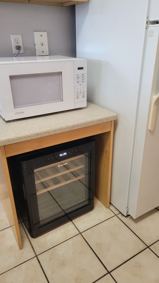 Building Photo - Seasonal/short term only 2/2 ground floor condo downtown Sarasota at Villagio!