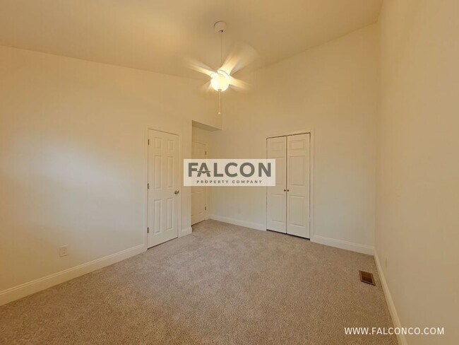 Building Photo - 673 Shooks Ln