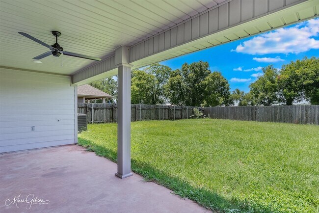 Building Photo - 3287 Grand Lake Dr