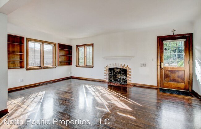 Building Photo - 3 br, 3 bath House - 2524 Montavista Place...