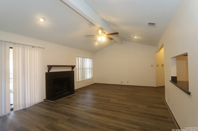 Building Photo - 6943 Sunshine Tree Dr