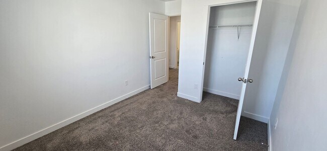 Building Photo - 1208 Summit Ridge Pkwy