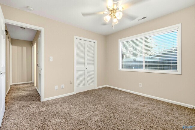 Building Photo - 2008 Burlingame Dr SE