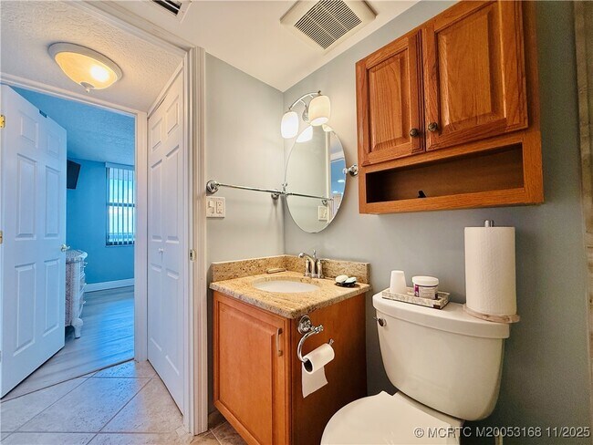 Building Photo - 10680 S Ocean Dr