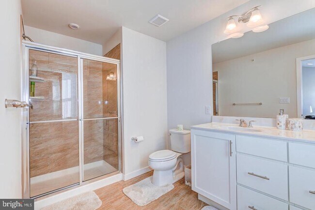 Building Photo - 204 Wynstone Ct