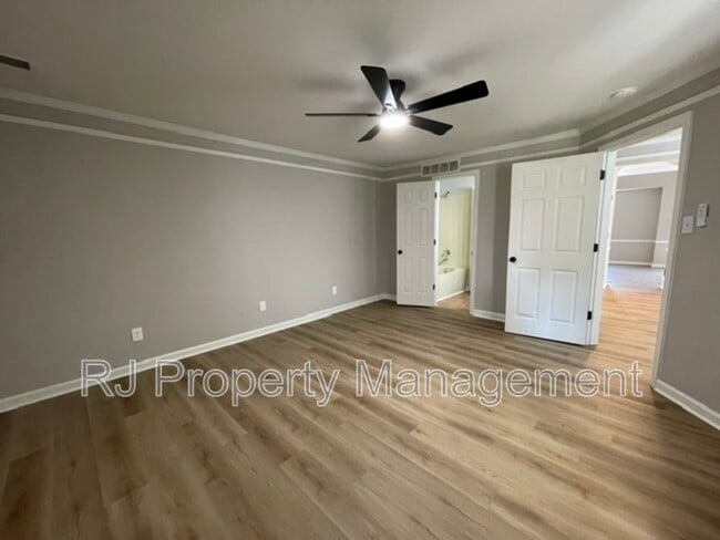 Building Photo - 6913 Snyder Rd