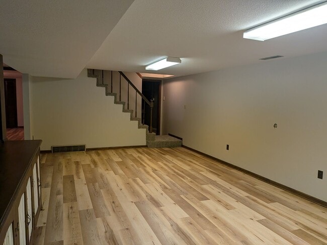 Building Photo - 2513 Lilac Dr