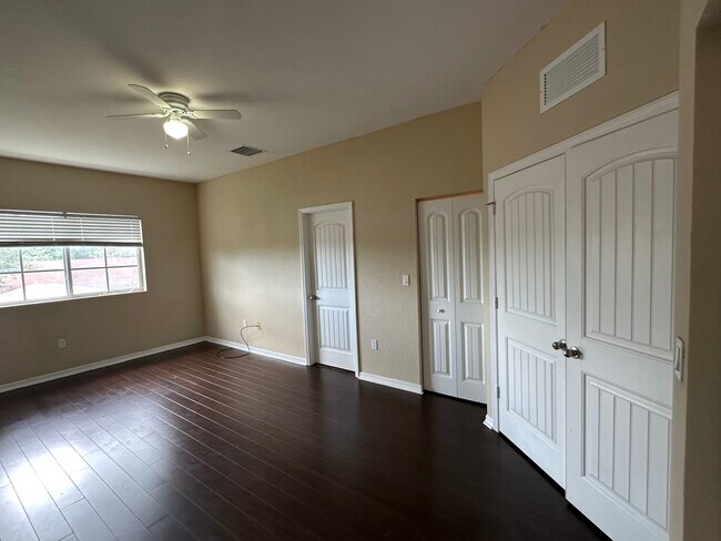 Building Photo - 3532 NW 29th Ct