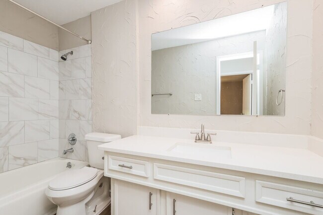 Building Photo - 2210 Dristone Dr