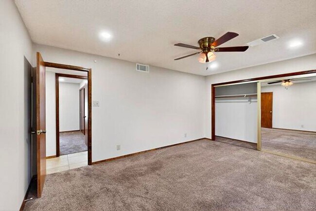 Building Photo - Picture Perfect 3 Bedroom Home in Southeas...