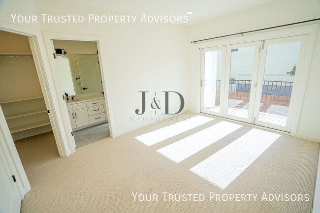 Building Photo - 1371 N Vulcan Ave