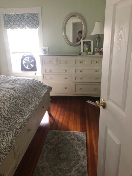 Building Photo - 547 Wilder St