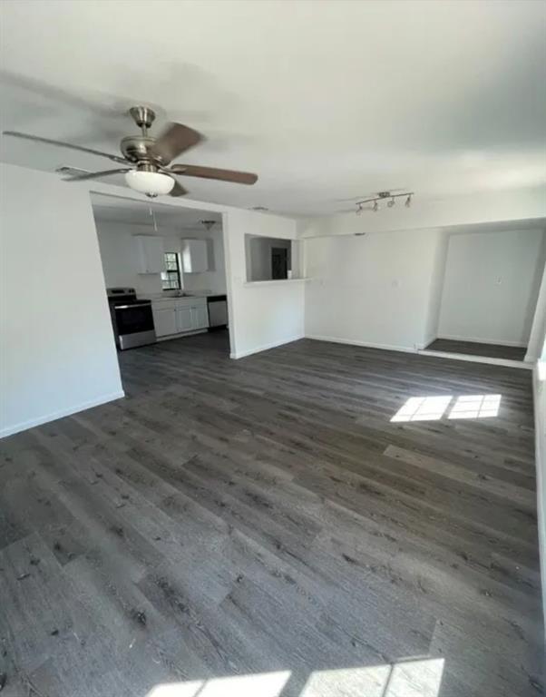 Building Photo - 613 S Saunders St