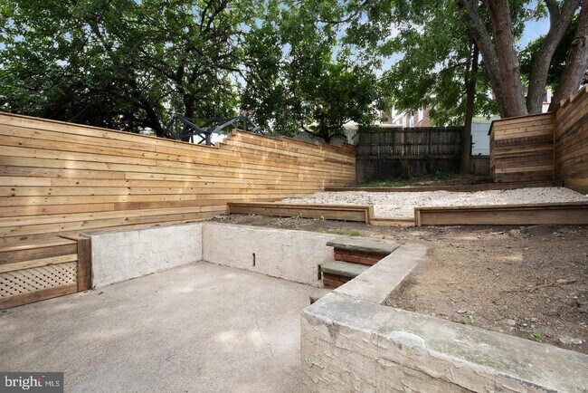 Building Photo - 5445 Ridge Ave