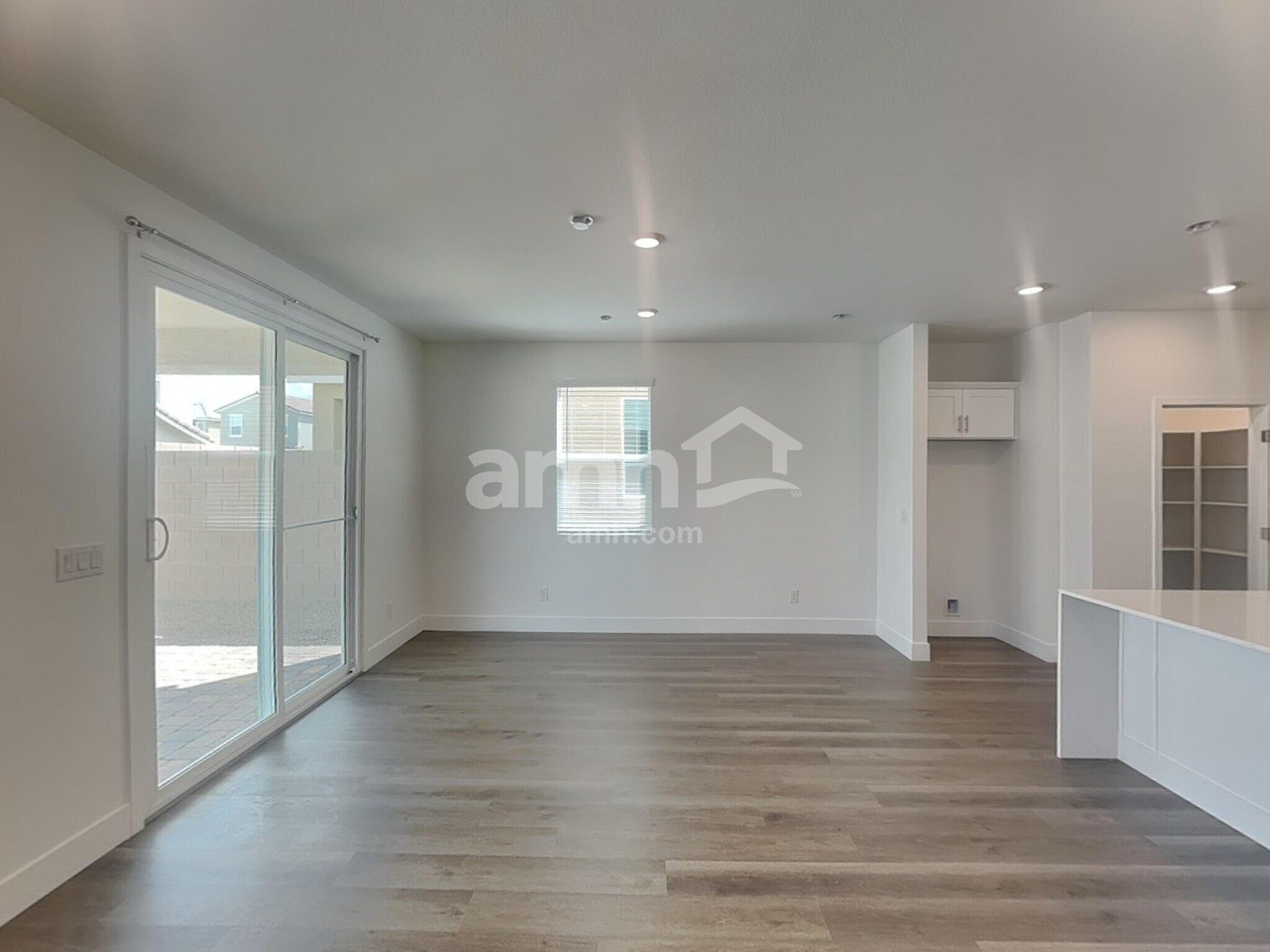 Building Photo - 5872 Vaes Dothrak St