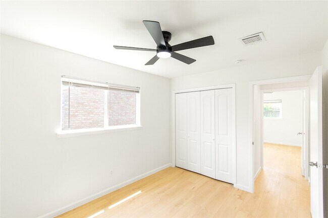 Building Photo - 6423 Coachwood Dr