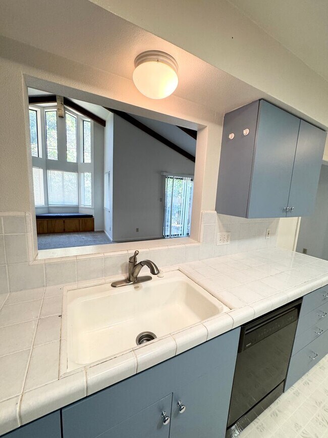 Building Photo - 4 Bedroom, 2 Bath River Park Home – Cul-de-Sac Location | Sacramento, CA