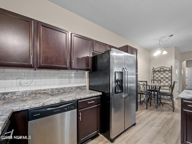 Building Photo - 325 Frisco Wy