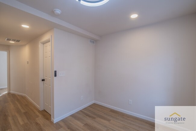 Building Photo - 1911 Eastern Ave