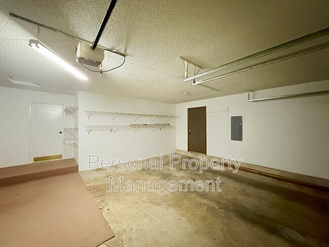 Building Photo - 3401 NE 124th Ave