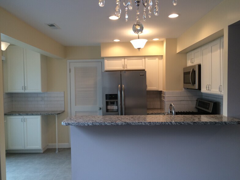 Kitchen - 109 Hunt Dr