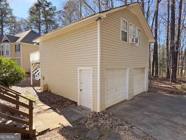 Building Photo - 410 Invector Ct