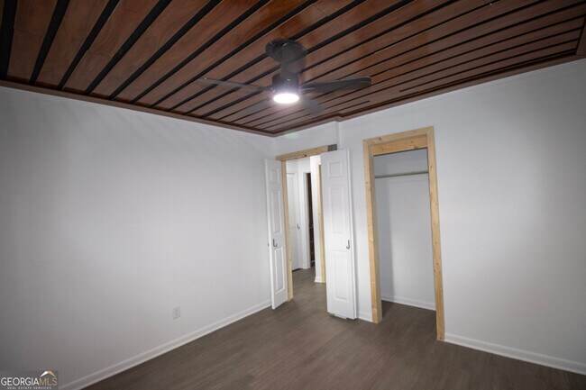 Building Photo - 20 E Jones Ave