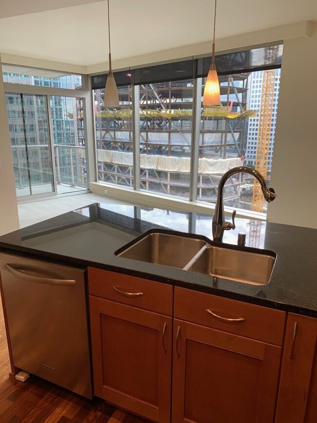 Building Photo - Bellevue Washington Square. One bed, One full bath. 1 Reserved parking. 17th floor. Concierge