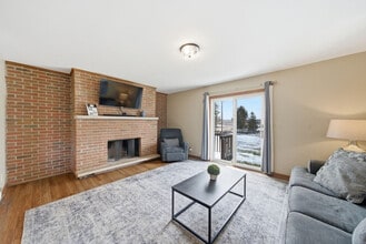 Building Photo - 1201-1203 Johnston Drive-SI ID1497747P