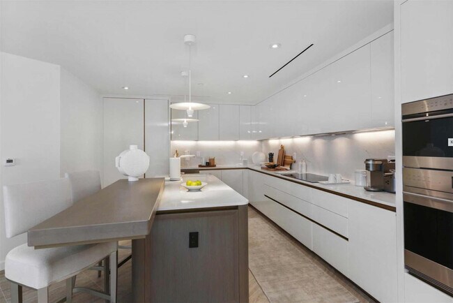 Building Photo - 525 N Fort Lauderdale Beach Blvd