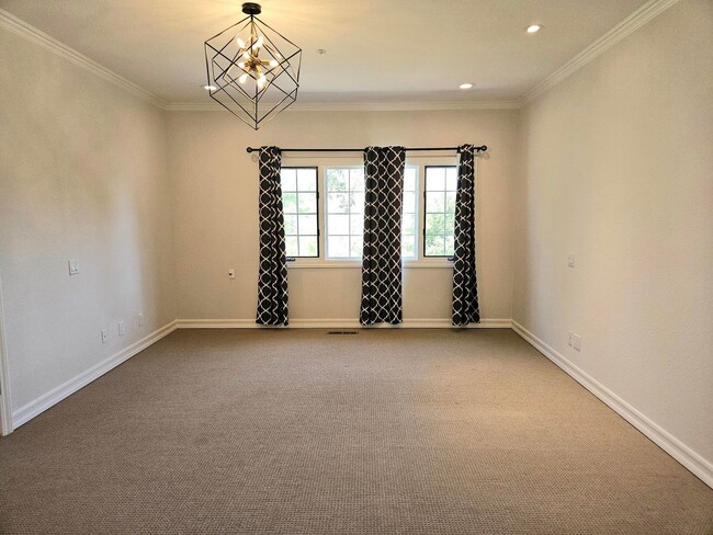 Building Photo - Coming Soon..... Stunning 4 Bed 3 Bath Naglee Park Home Nestled in a Quiet Cul-De-Sac