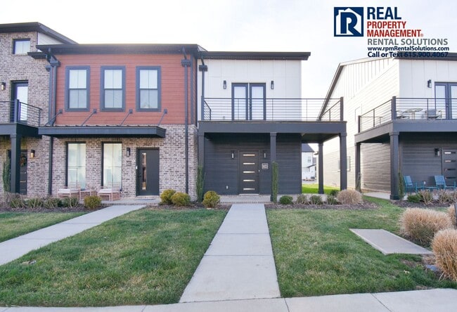 Building Photo - Gorgeous and modern 2 bedroom townhome in the heart of Murfreesboro w/ neighborhood pool, hi-spee...