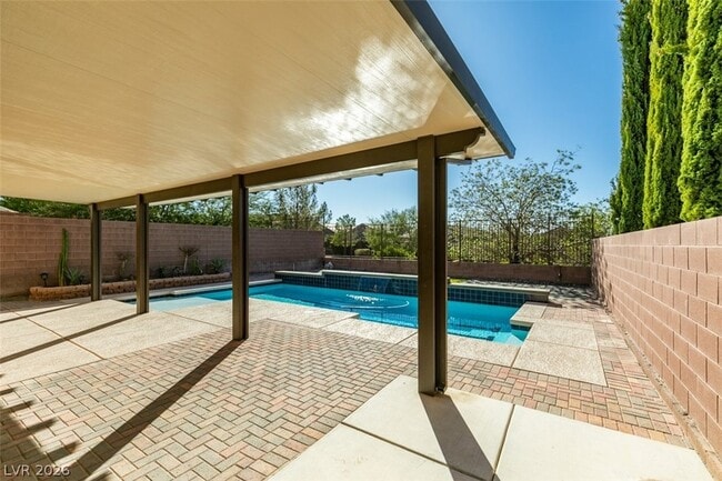 Building Photo - 2609 Chateau Clermont St