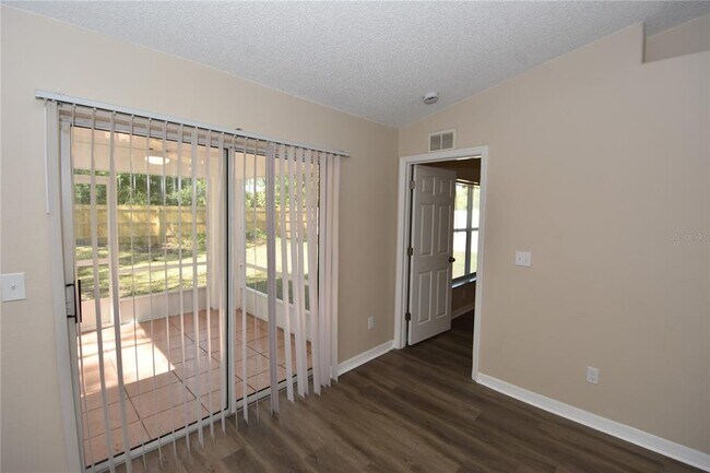 Building Photo - 6 Seckel Ct