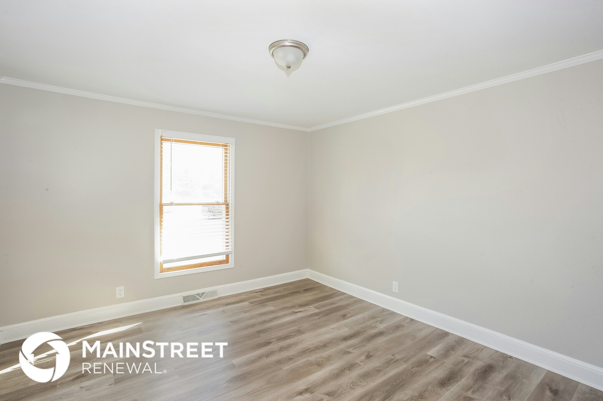 Building Photo - 2118 Deepwood Pl