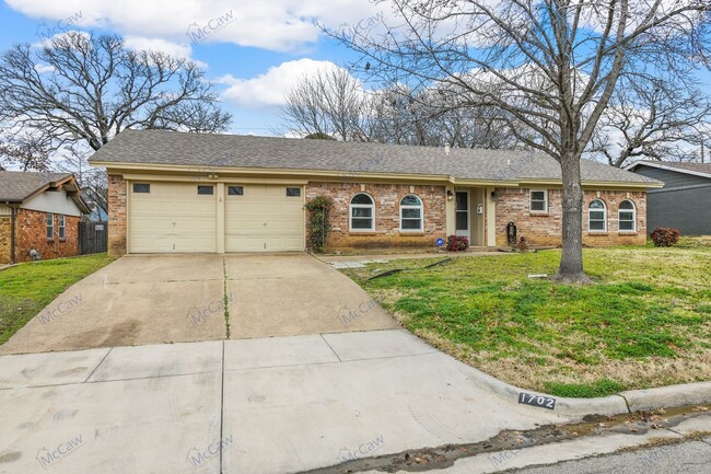 Building Photo - 1702 Sagebrush Trail