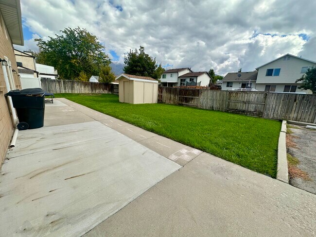 Building Photo - Kaysville #1
