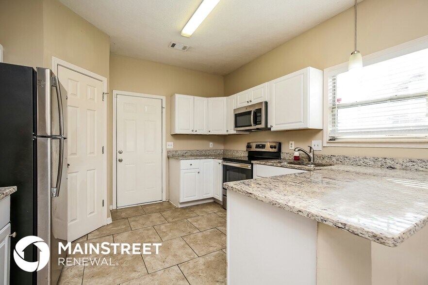 Building Photo - 900 Split Oak Dr